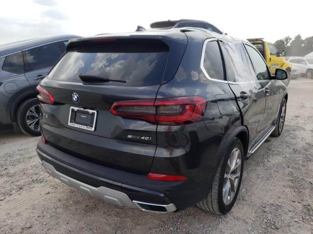 Купить бу BMW X5 SDRIVE 40I 2020 года в США