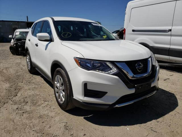 Купить бу NISSAN ROGUE S 2018 года в США