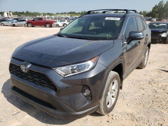 Купить б/у TOYOTA RAV4 XLE 2021 года в США