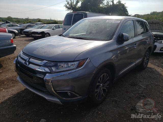 Купить Mitsubishi Outlander Se 2016 года в США