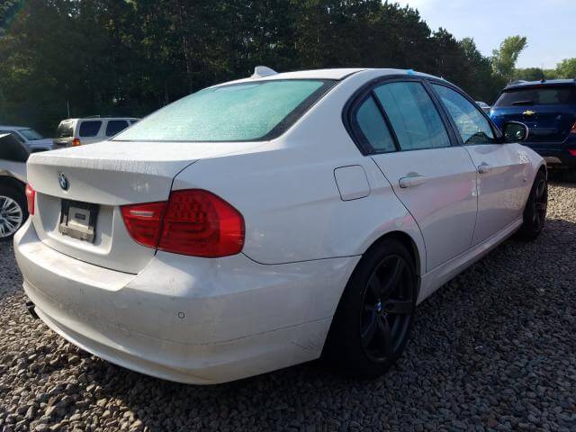 Купить бу BMW 328 XI 2011 года в США