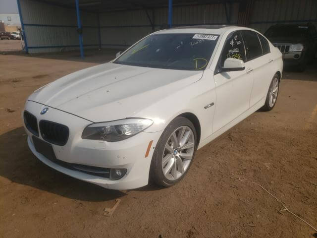 Купить бу BMW 550 I 2011 года в США