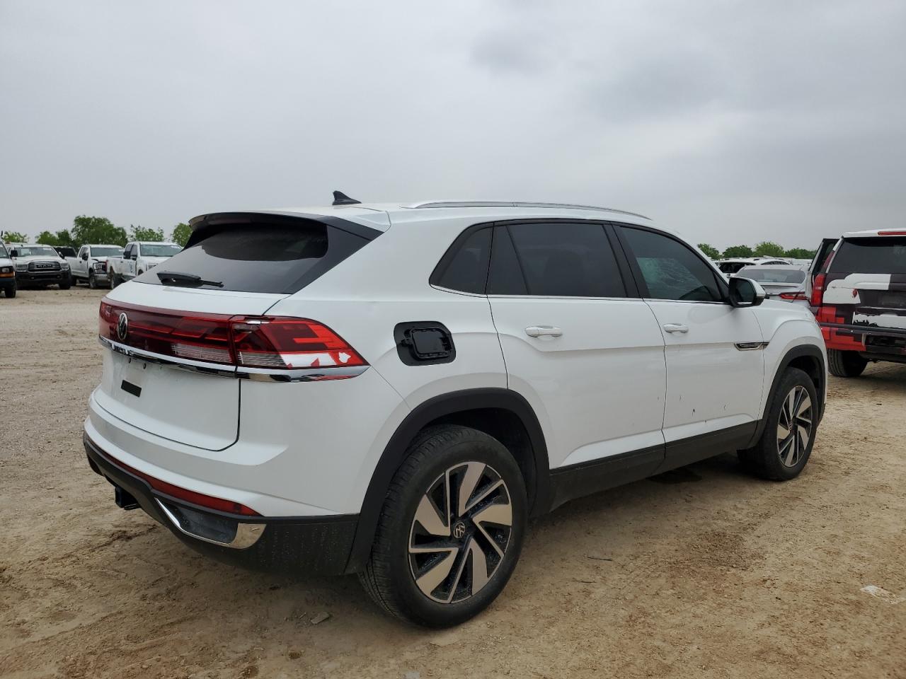 Купить б/у VOLKSWAGEN ATLAS CROSS SPORT 2024 года в США, Фольксваген атлас 2024 из США, Купить б/у VOLKSWAGEN ATLAS CROSS SPORT 2024 года в США