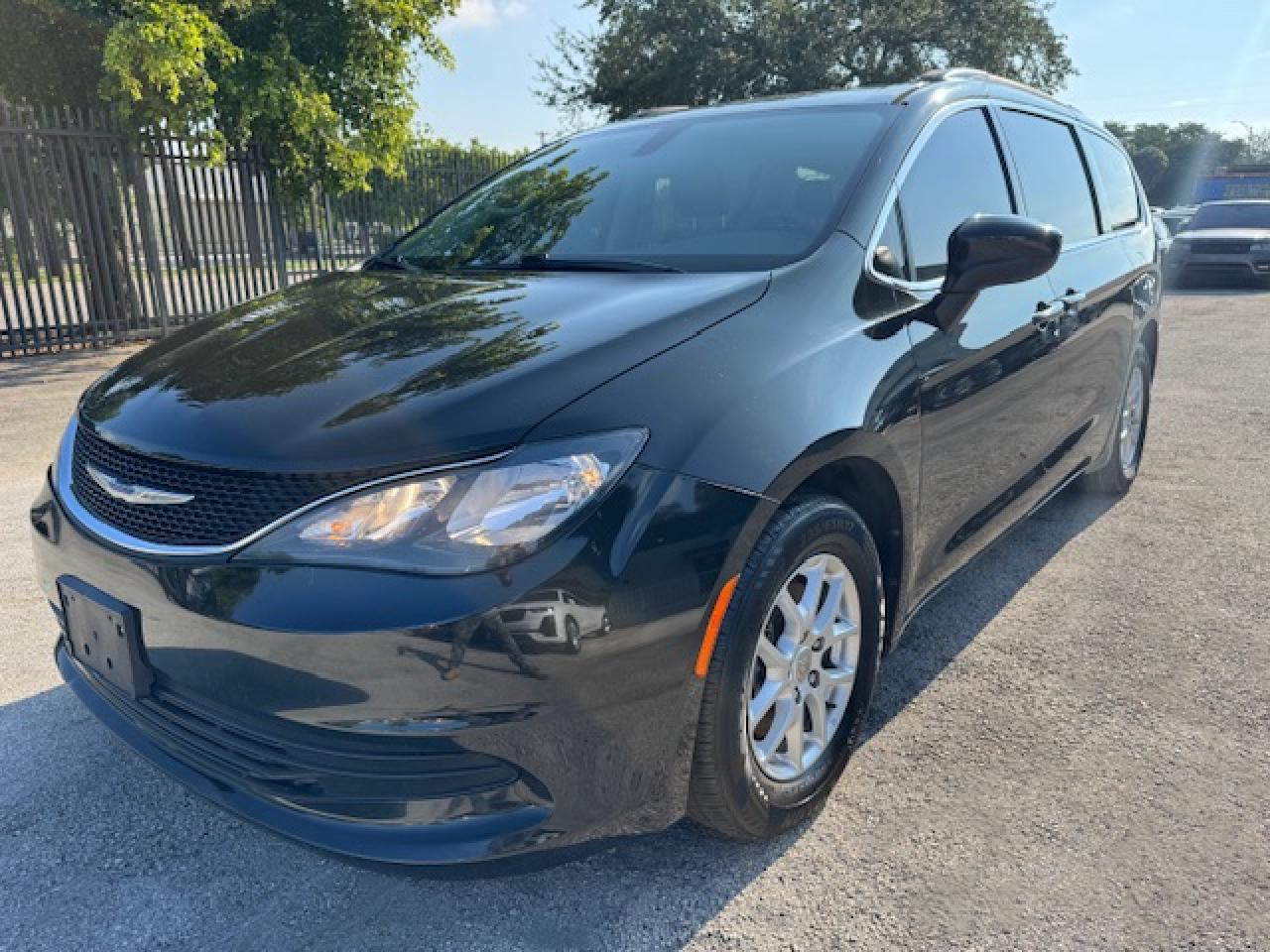 Купить б/у CHRYSLER VOYAGER 2020 года в США, Крайслер Вояджер 2020 из США, Купить б/у CHRYSLER VOYAGER 2020 года в США