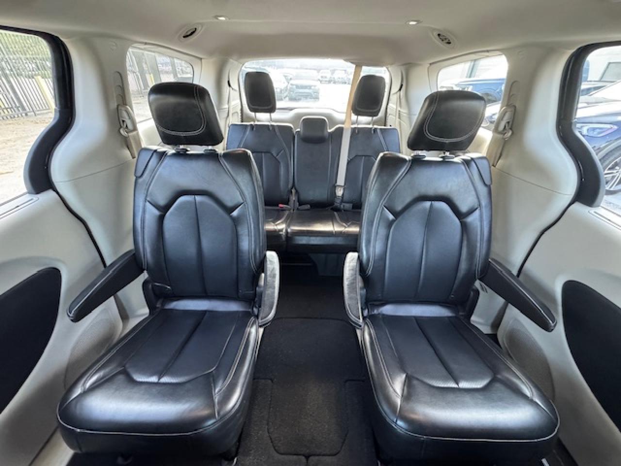 Купить б/у CHRYSLER VOYAGER 2020 года в США, Крайслер Вояджер 2020 из США, Купить б/у CHRYSLER VOYAGER 2020 года в США