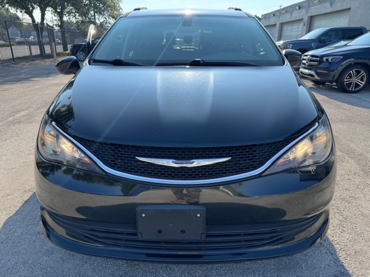 Купить б/у CHRYSLER VOYAGER 2020 года в США, Крайслер Вояджер 2020 из США, Купить б/у CHRYSLER VOYAGER 2020 года в США