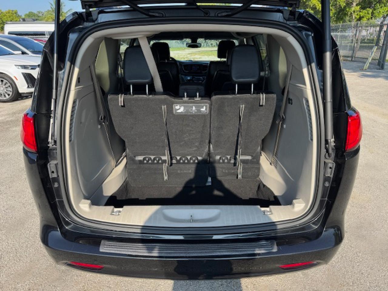 Купить б/у CHRYSLER VOYAGER 2020 года в США, Крайслер Вояджер 2020 из США, Купить б/у CHRYSLER VOYAGER 2020 года в США