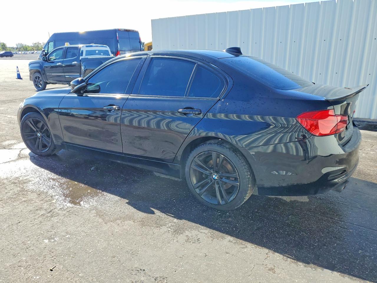 Купить б/у BMW 330 2017 года года в США, БМВ 330 из США, Купить б/у BMW 330 2017 года в США