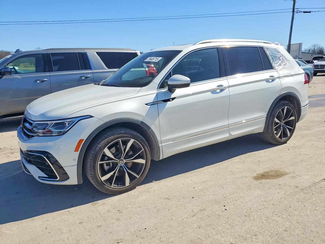 Купить б/у VOLKSWAGEN TIGUAN R-LINE BLACK 2024 года в США, ТИГУАН СЕ Р ЛАЙН 2024 из США, Купить б/у VOLKSWAGEN TIGUAN R-LINE BLACK 2024 года в США