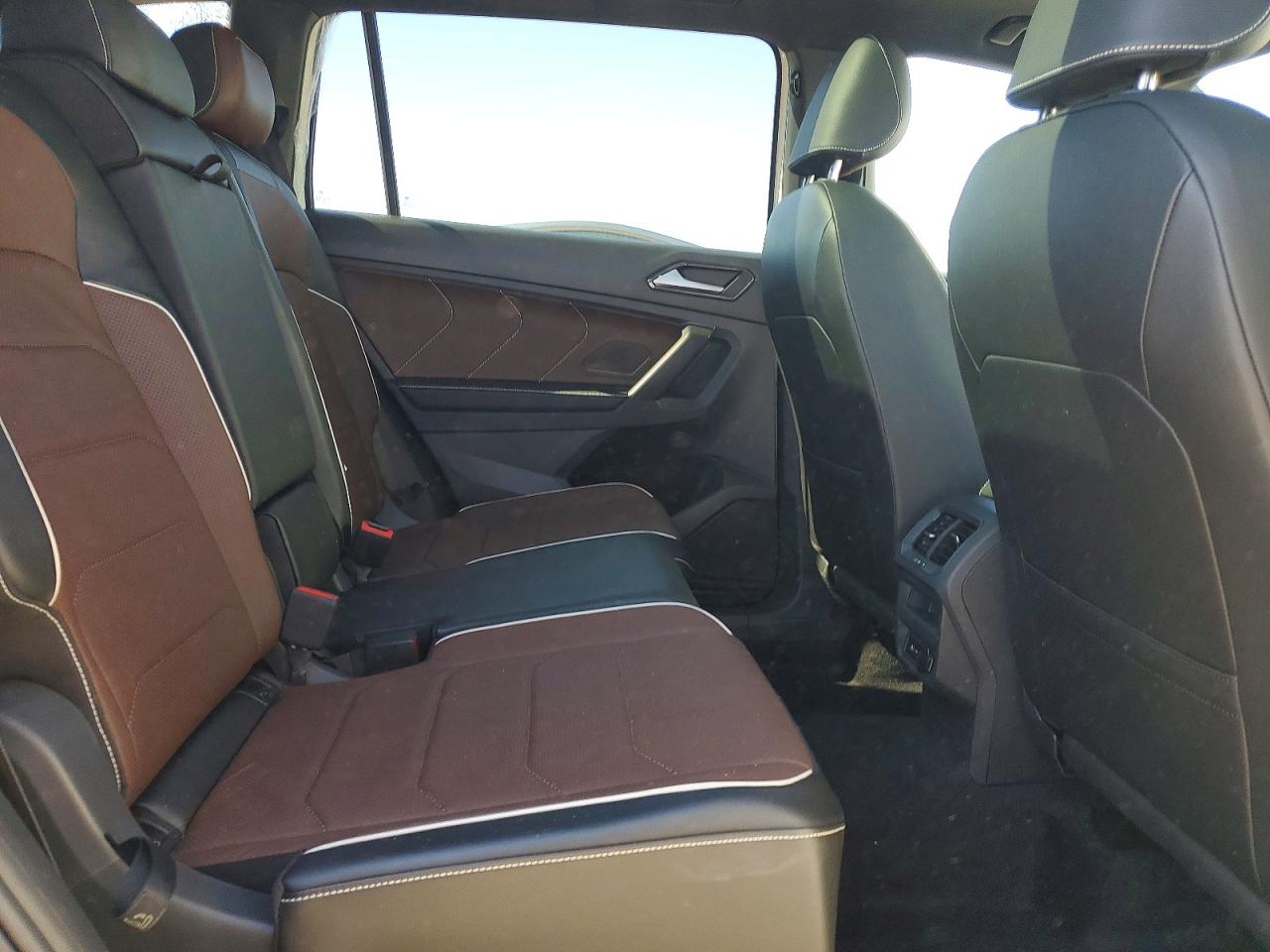 Купить б/у VOLKSWAGEN TIGUAN R-LINE BLACK 2024 года в США, ТИГУАН СЕ Р ЛАЙН 2024 из США, Купить б/у VOLKSWAGEN TIGUAN R-LINE BLACK 2024 года в США