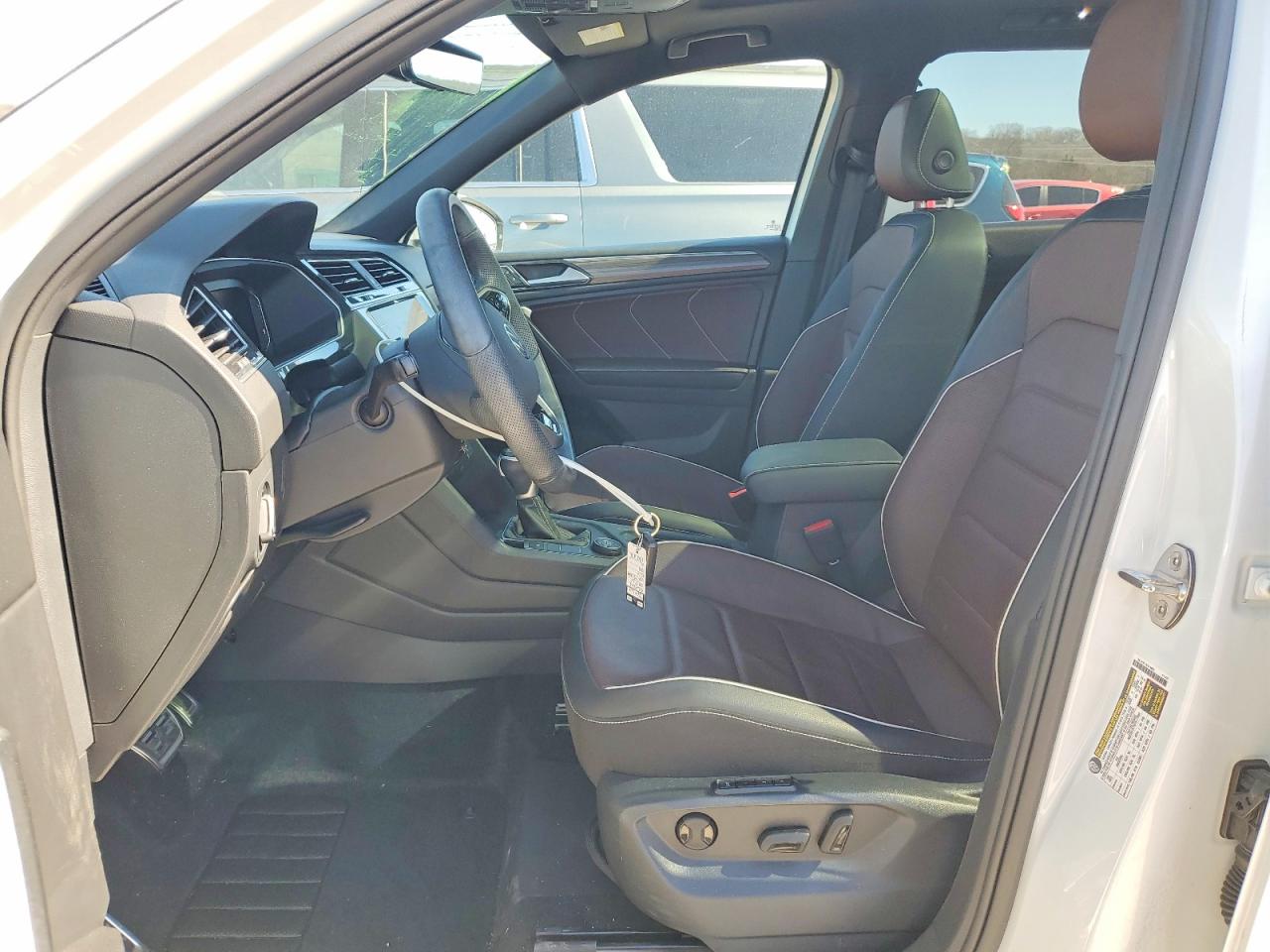 Купить б/у VOLKSWAGEN TIGUAN R-LINE BLACK 2024 года в США, ТИГУАН СЕ Р ЛАЙН 2024 из США, Купить б/у VOLKSWAGEN TIGUAN R-LINE BLACK 2024 года в США