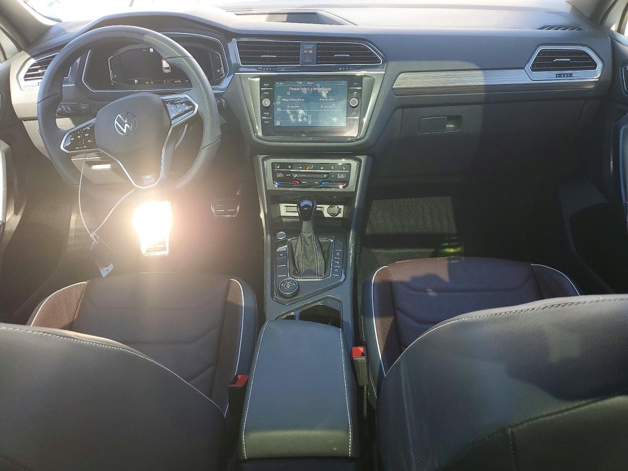 Купить б/у VOLKSWAGEN TIGUAN R-LINE BLACK 2024 года в США, ТИГУАН СЕ Р ЛАЙН 2024 из США, Купить б/у VOLKSWAGEN TIGUAN R-LINE BLACK 2024 года в США